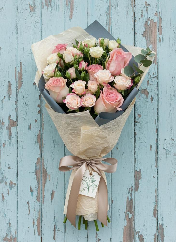 Букет цветов из: Розы в Воронки