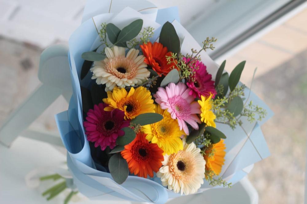 Букет цветов из: Герберы в Воронки