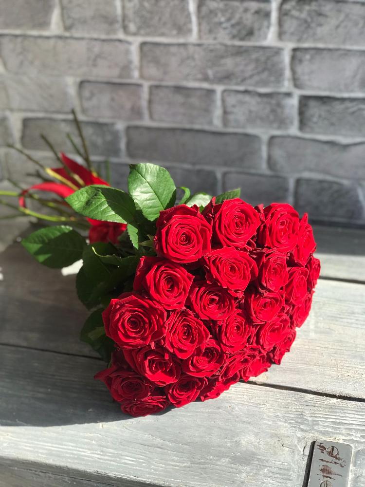Букет Красные розы Фридом в Воронки