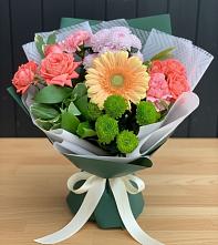 Букет цветов из:  Гвоздики, Розы, Герберы и Хризантемы #REPLACE_PRED# Воронки