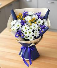 Букет цветов из:  Розы, Ирисы и Хризантемы в Воронки