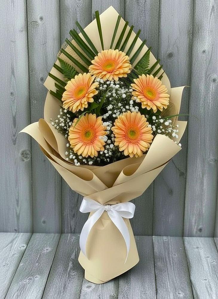 Букет цветов из: Герберы в Воронки