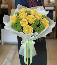 Букет цветов из:  Хризантемы и Розы в Воронки