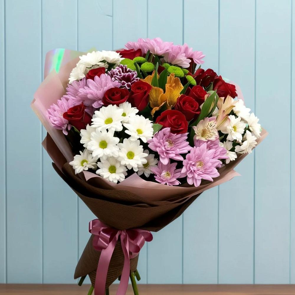Букет цветов из: Розы, Хризантемы и Альстромерии в Воронки