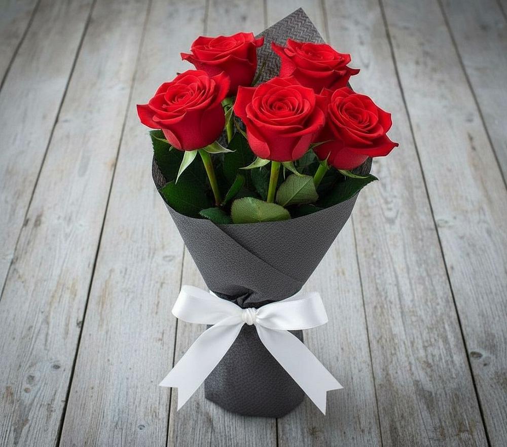 Букет 5 Красных роз Эдлесс Лав в Воронки