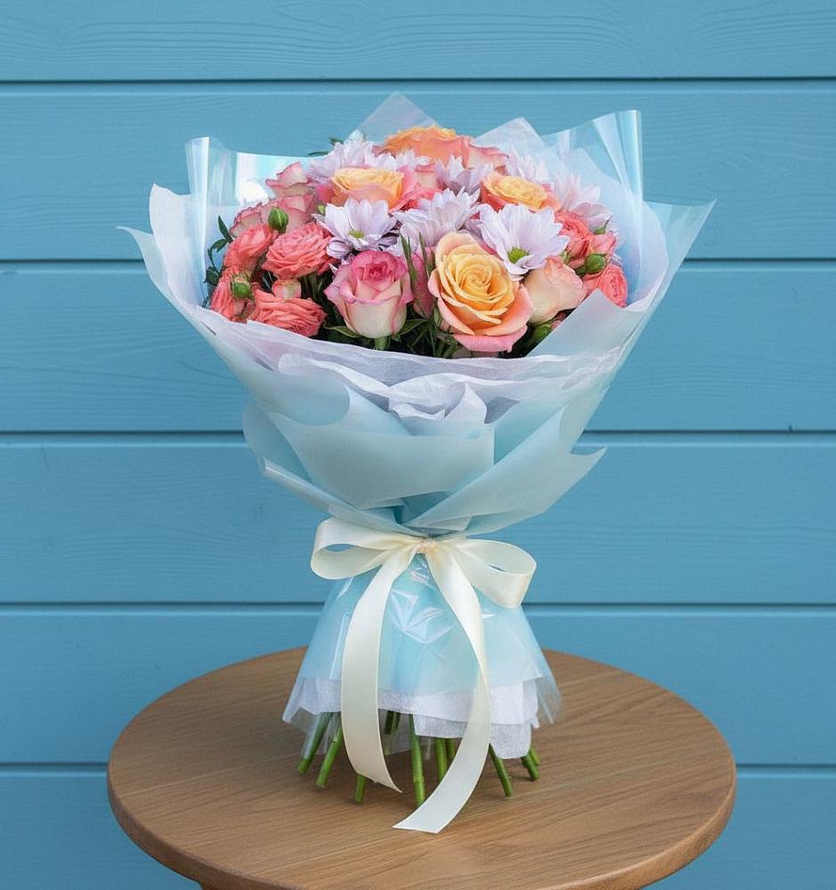 Букет цветов из: Хризантемы и Розы в Воронки