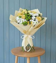 Букет цветов из:  Хризантемы и Розы в Воронки