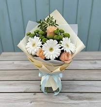 Букет цветов из:  Герберы, Розы и Хризантемы в Воронки