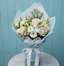 Букет цветов из:  Розы и Лизиантусы в Воронки