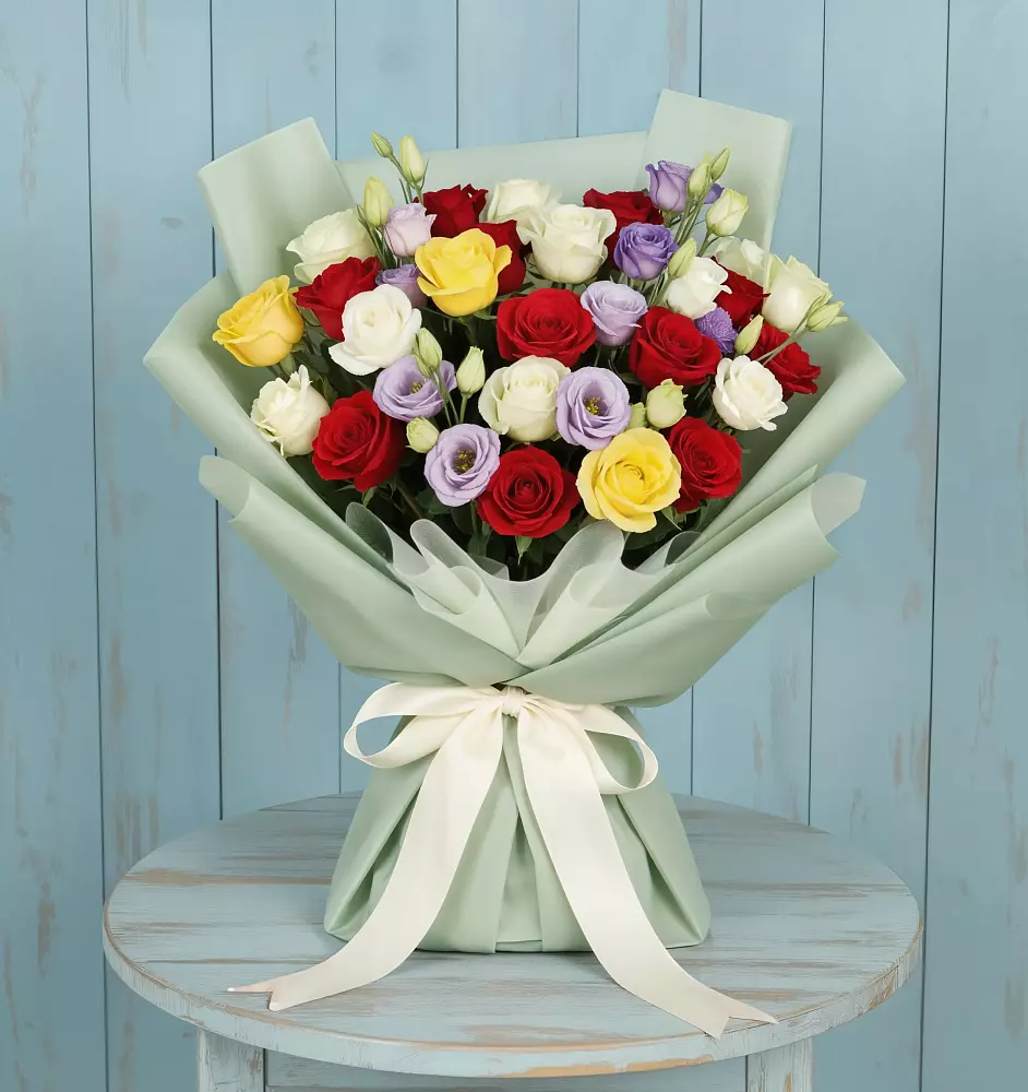 Букет цветов из: Розы в Воронки