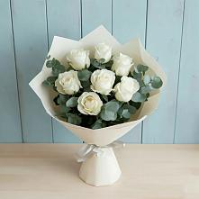 Букет Белые розы в Эвкалипте в Воронки