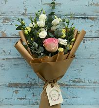 Букет цветов из:  Розы и Лизиантусы в Воронки