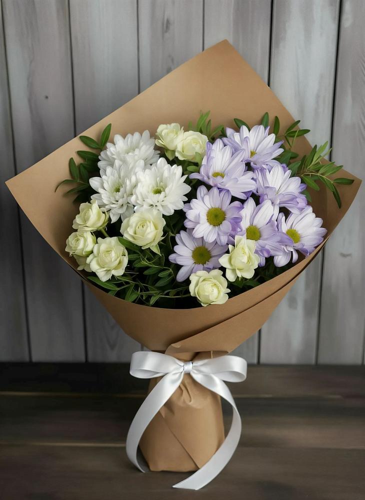 Букет цветов из: Хризантемы и Розы в Воронки