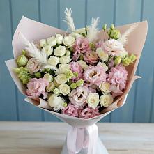 Букет цветов из:  Альстромерии и Розы в Воронки